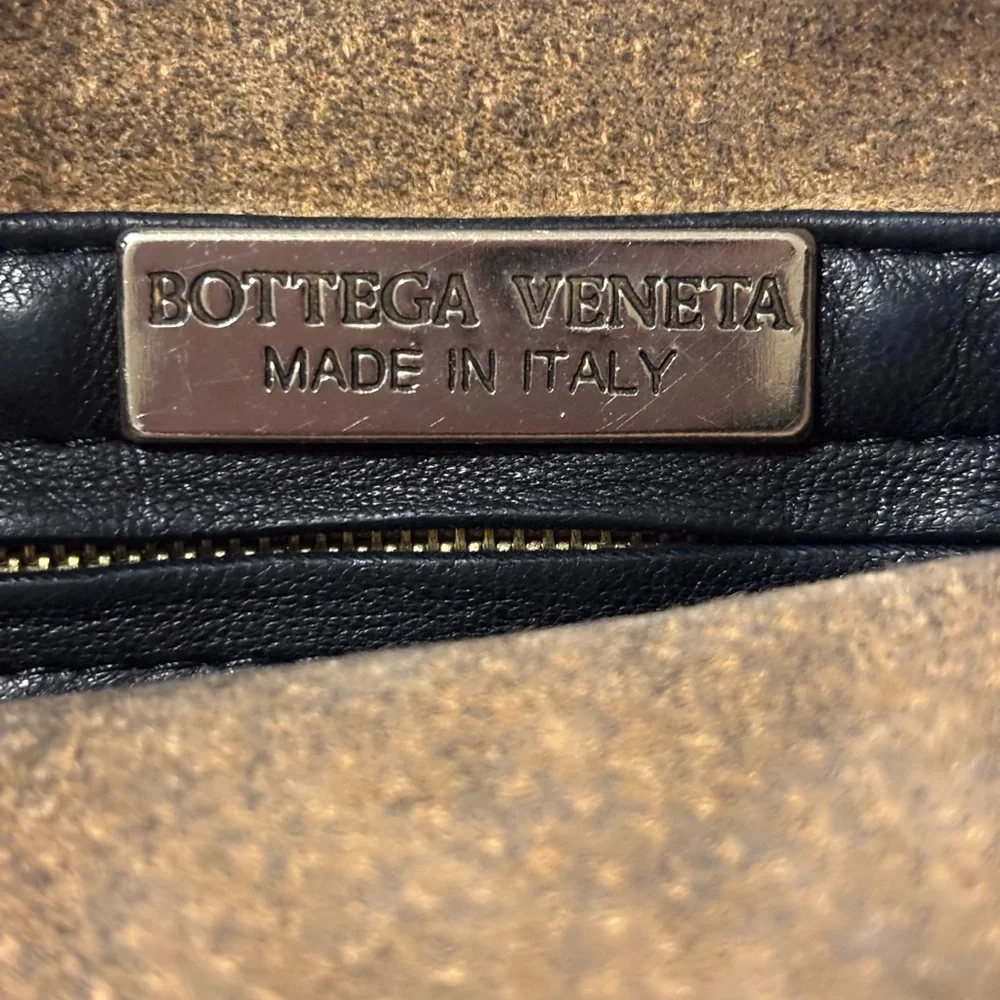 Bottega Veneta
Intrecciato Leather Hobo Bag authentic - Picture 4 of 10